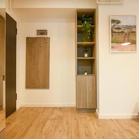 Spot The Giraffe. Desirable At Tineretului Apartament *