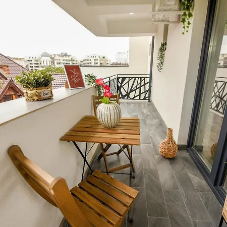 Spot The Giraffe. Desirable At Tineretului Apartment