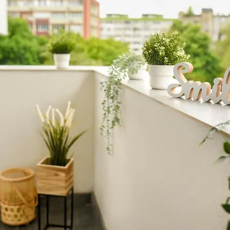 Spot The Giraffe. Desirable At Tineretului * Bucureşti