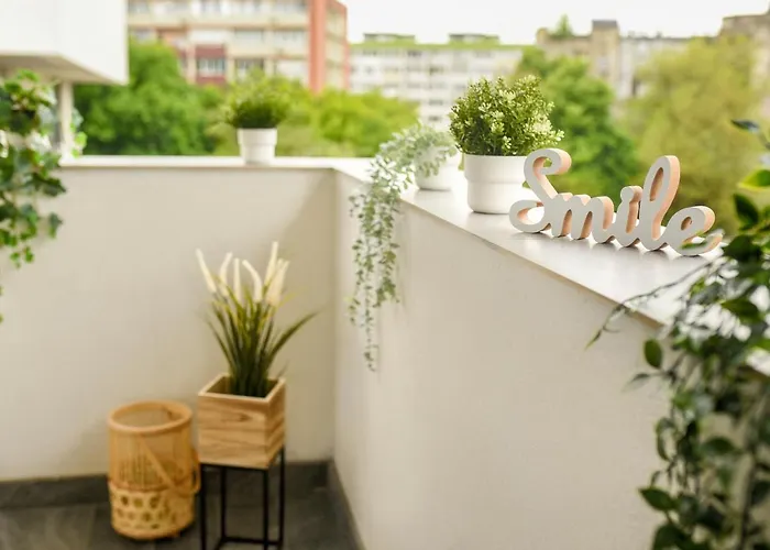 Spot The Giraffe. Desirable At Tineretului * Бухарест