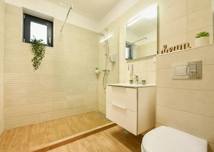 Spot The Giraffe. Desirable At Tineretului * Bucharest