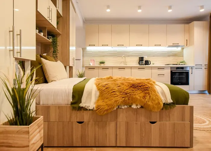 Spot The Giraffe. Desirable At Tineretului * ブカレスト