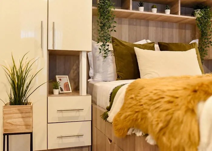 Spot The Giraffe. Desirable At Tineretului * ブカレスト