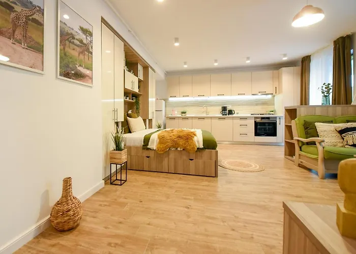 Spot The Giraffe. Desirable At Tineretului ブカレスト