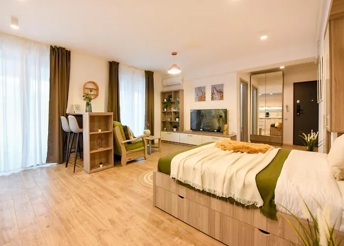 Spot The Giraffe. Desirable At Tineretului * Bukarest