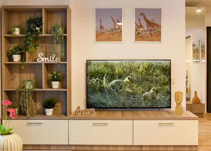 Spot The Giraffe. Desirable At Tineretului *