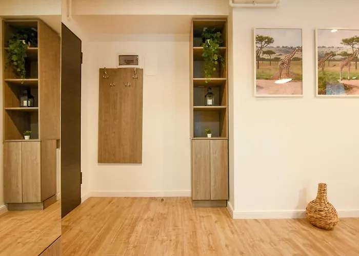 Spot The Giraffe. Desirable At Tineretului Lejlighed *